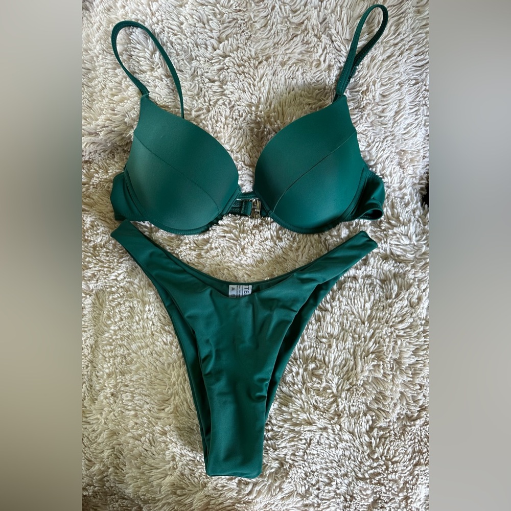Bathing suit